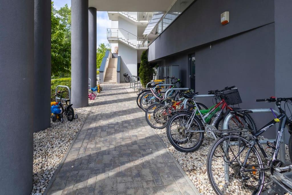 Admiral Pearl Lägenhet Siófok Exteriör bild
